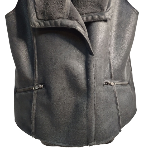 Maurices Womens Dark Gray Faux Suede Vest Shimmer Faux Fur Lining Snap Size L - Picture 5 of 9